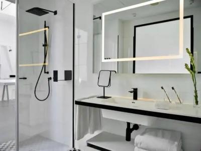 Indigo WARSAW - NOWY SWIAT by IHG - 103