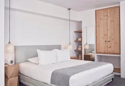 Elysian Santorini - 73