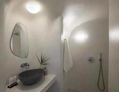 Elysian Santorini - 6