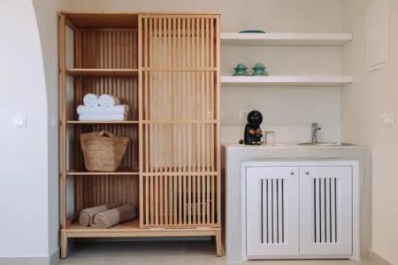 Elysian Santorini - 29