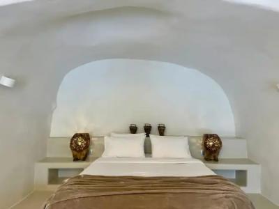 Elysian Santorini - 125