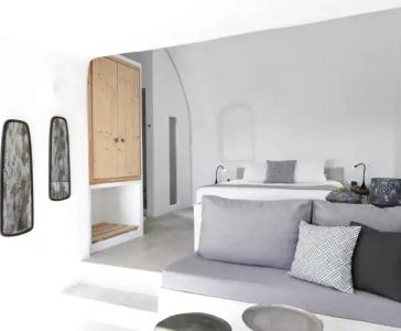 Elysian Santorini - 46