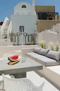 Elysian Santorini - 33