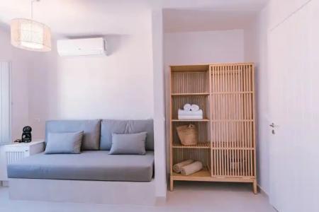 Elysian Santorini - 30