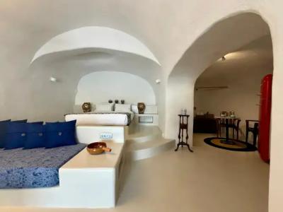 Elysian Santorini - 127