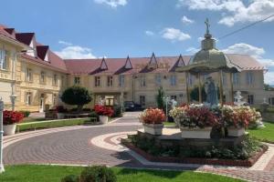 Stary Kosuv - Hotels