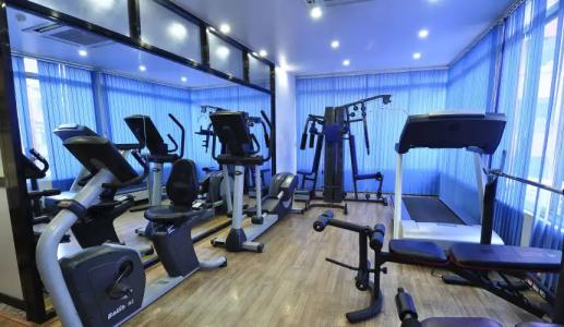 Royal Penguin Boutique 1 - 23