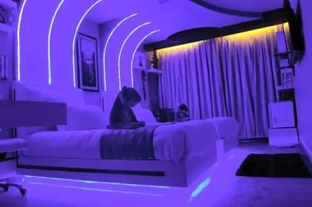 Royal Penguin Boutique 1 - 43