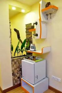 Royal Penguin Boutique 1 - 70