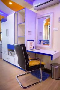 Royal Penguin Boutique 1 - 39