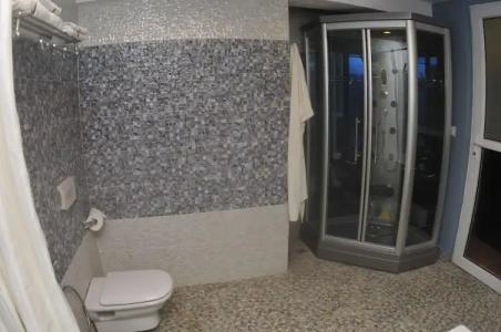 Royal Penguin Boutique 1 - 79