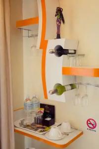 Royal Penguin Boutique 1 - 72