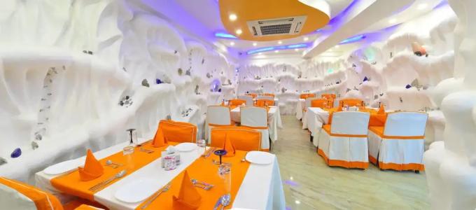 Royal Penguin Boutique 1 - 20