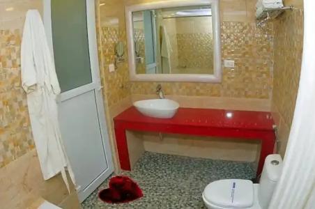 Royal Penguin Boutique 1 - 49