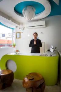 Royal Penguin Boutique 1 - 34