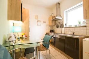 ZV2001 Private Apartments & Rooms near Exhibition Ground (room agency), Hannover