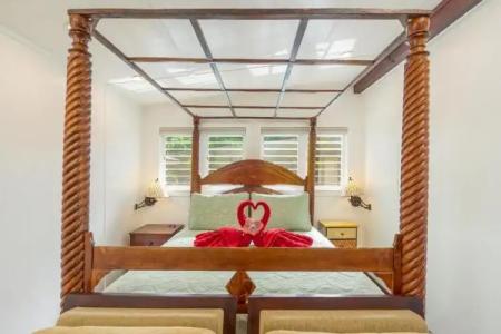 Fern Grotto Inn - 144