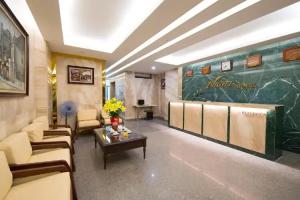 Night Hotel, Hanoi