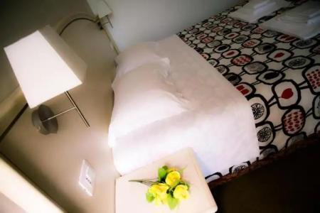 St. Peter Central Rooms B&B - 29