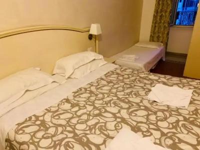 St. Peter Central Rooms B&B - 14