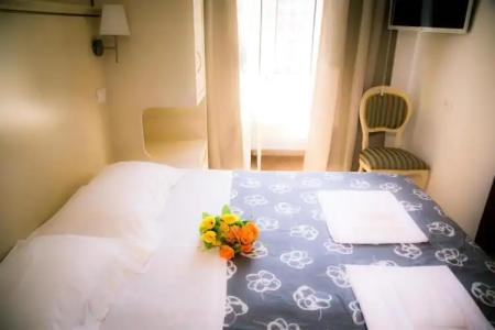 St. Peter Central Rooms B&B - 24