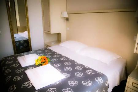 St. Peter Central Rooms B&B - 5