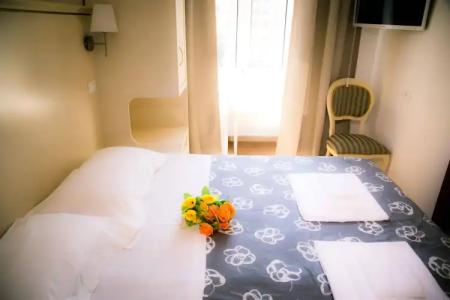 St. Peter Central Rooms B&B - 2