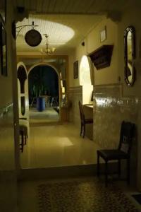 Dar Omar Khayam - 23