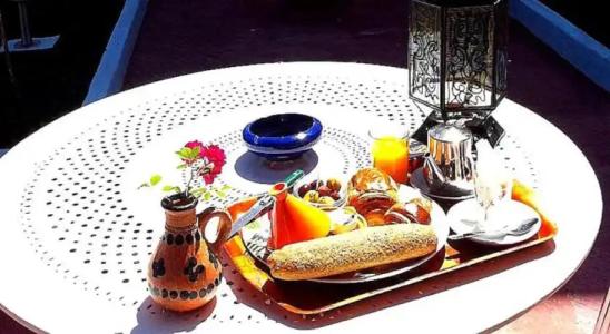 Dar Omar Khayam - 48