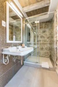 Heritage Palace Varos - Mag Quaint & Elegant Boutiques - 144