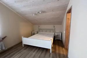 Dom otdyha "Lesnoy Kamin" Pansionat, Lazurnyy