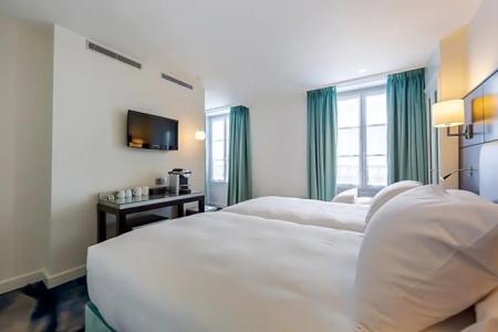 Logis Hôtel 15 Montparnasse - 83