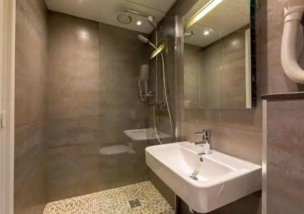 Logis Hôtel 15 Montparnasse - 32