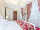 Suite with balcony and with park view