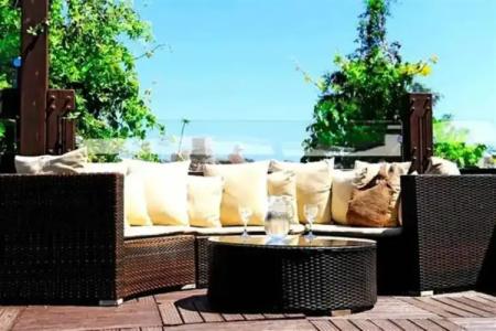 Joker Side Hill Suite - 15