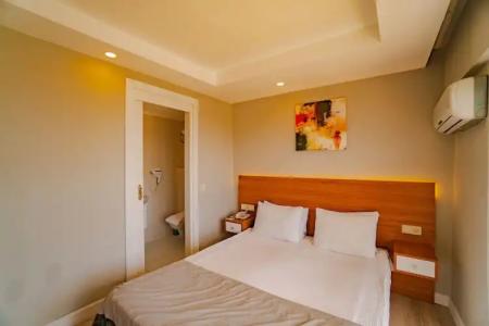 Joker Side Hill Suite - 32