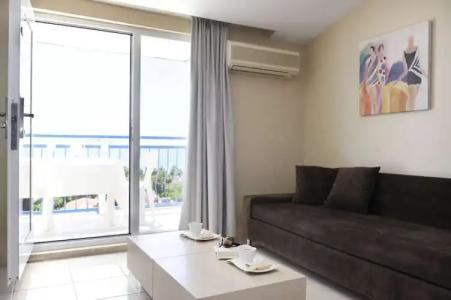 Joker Side Hill Suite - 39