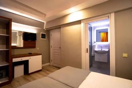 Joker Side Hill Suite - 34