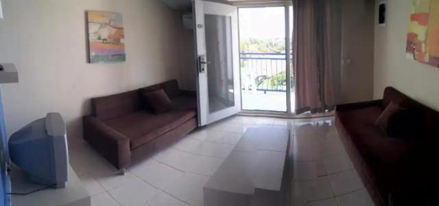 Joker Side Hill Suite - 4