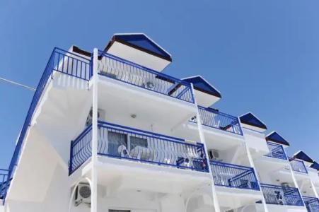 Joker Side Hill Suite - 52