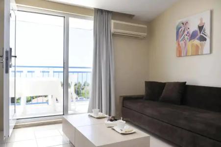 Joker Side Hill Suite - 25