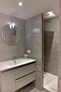 Apolonia Paris Mouffetard, Sure Collection by BW - 44