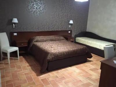 Vittorio Emanuele Boutique - 188