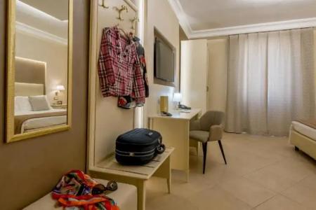 Vittorio Emanuele Boutique - 157