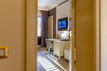 Vittorio Emanuele Boutique - 97