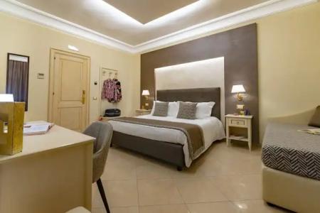 Vittorio Emanuele Boutique - 125