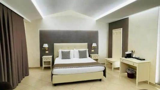 Vittorio Emanuele Boutique - 171