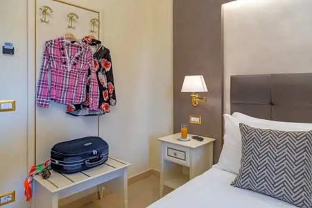 Vittorio Emanuele Boutique - 103