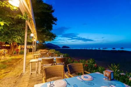 ETENNA BEACH BUNGALOWS - 35