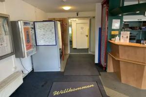 Motel 24h Köln, Frechen